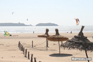 Praia de Essaouira em Marrocos