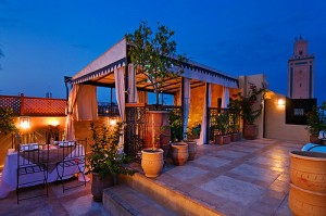 Tenda num terraço em Marrocos